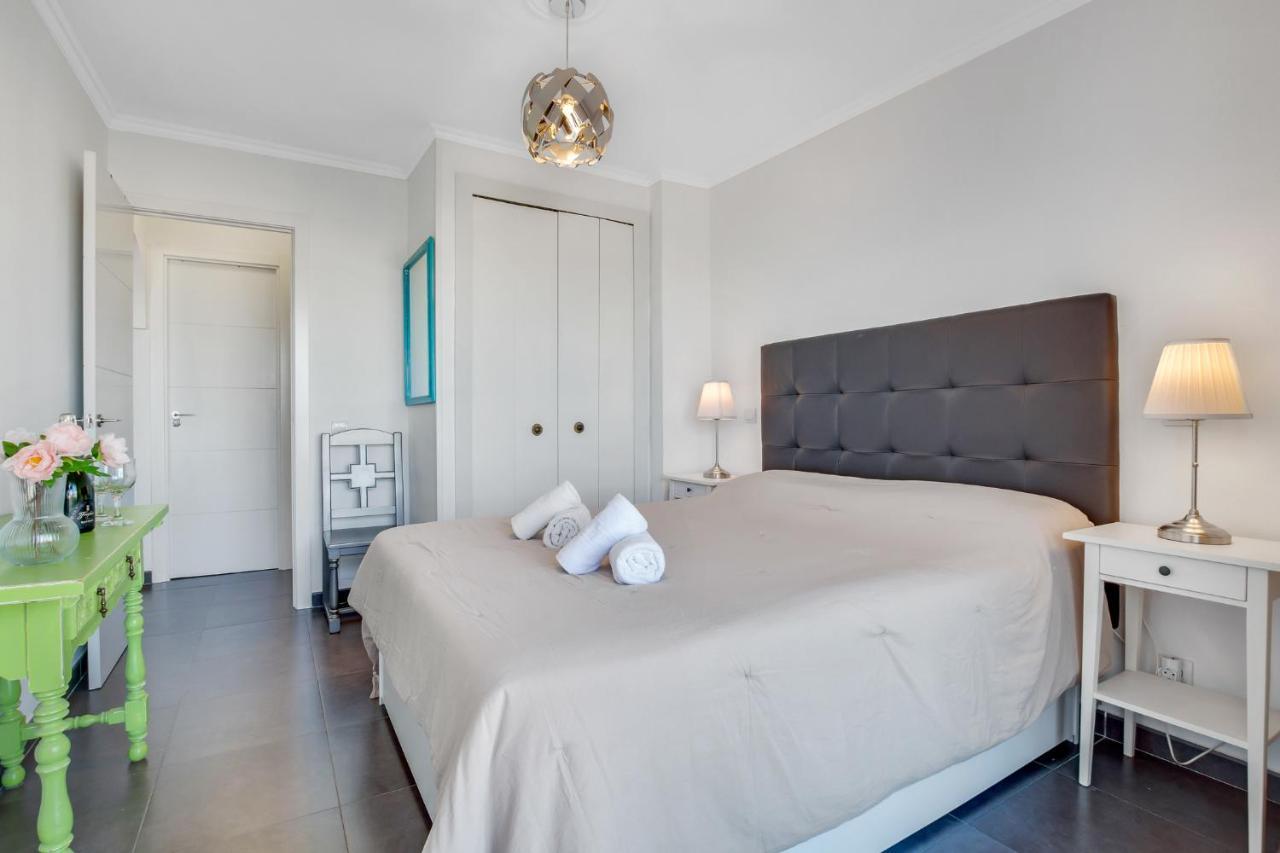Diana By Ivi Real Estate Apartment เบนัลมาเดนา ภายนอก รูปภาพ